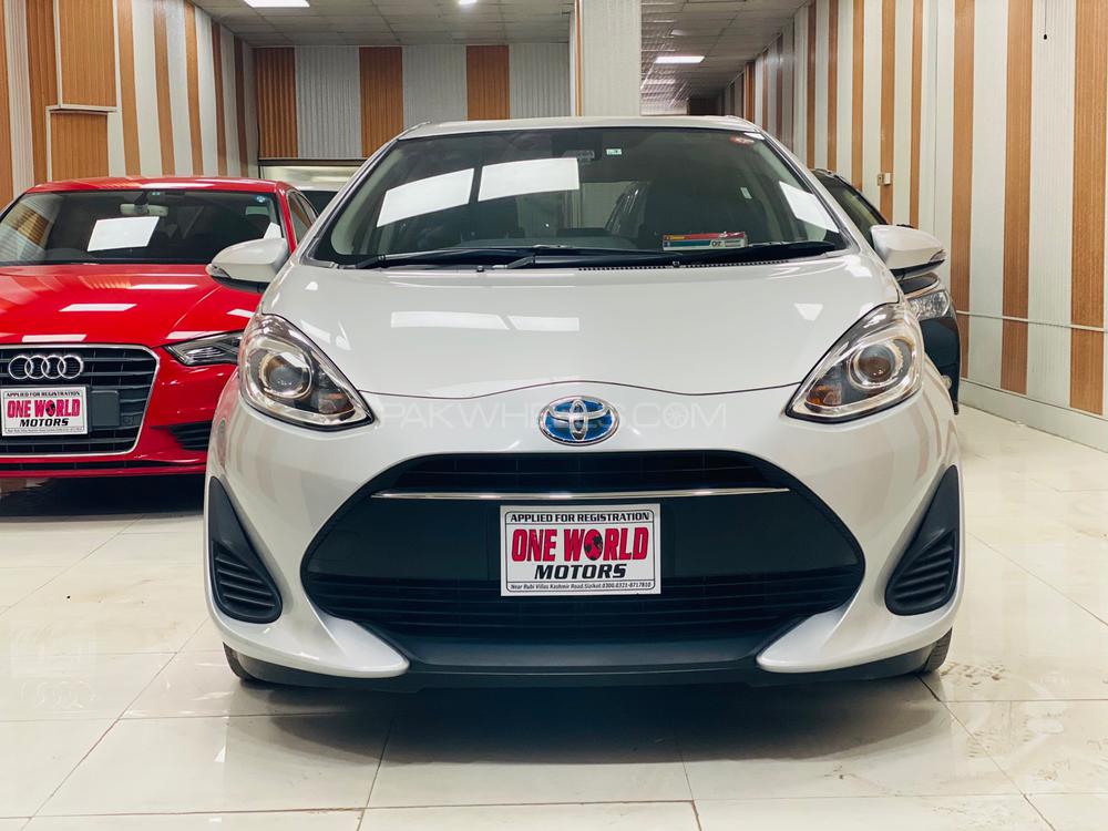 Toyota Aqua 2017 for Sale in Sialkot Image-1