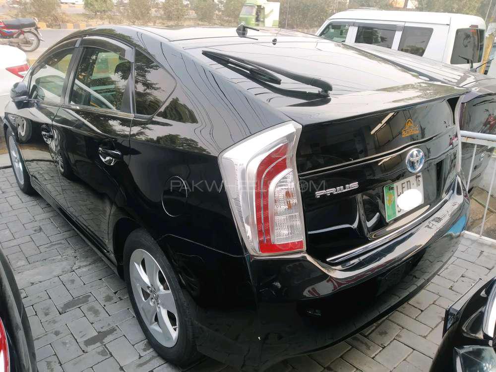 Toyota Prius 2012 for Sale in Lahore Toyota Prius 2012 for Sale in Lahore Image-9