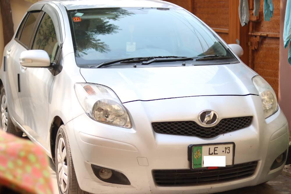 Toyota Vitz 2013 for Sale in Jhang Image-1