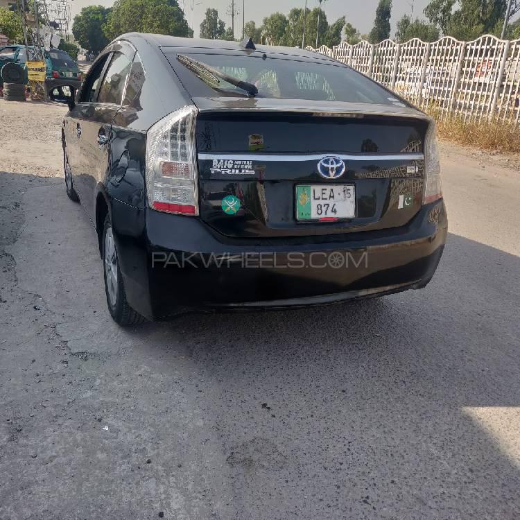 Toyota Prius 2011 for Sale in Islamabad Image-1