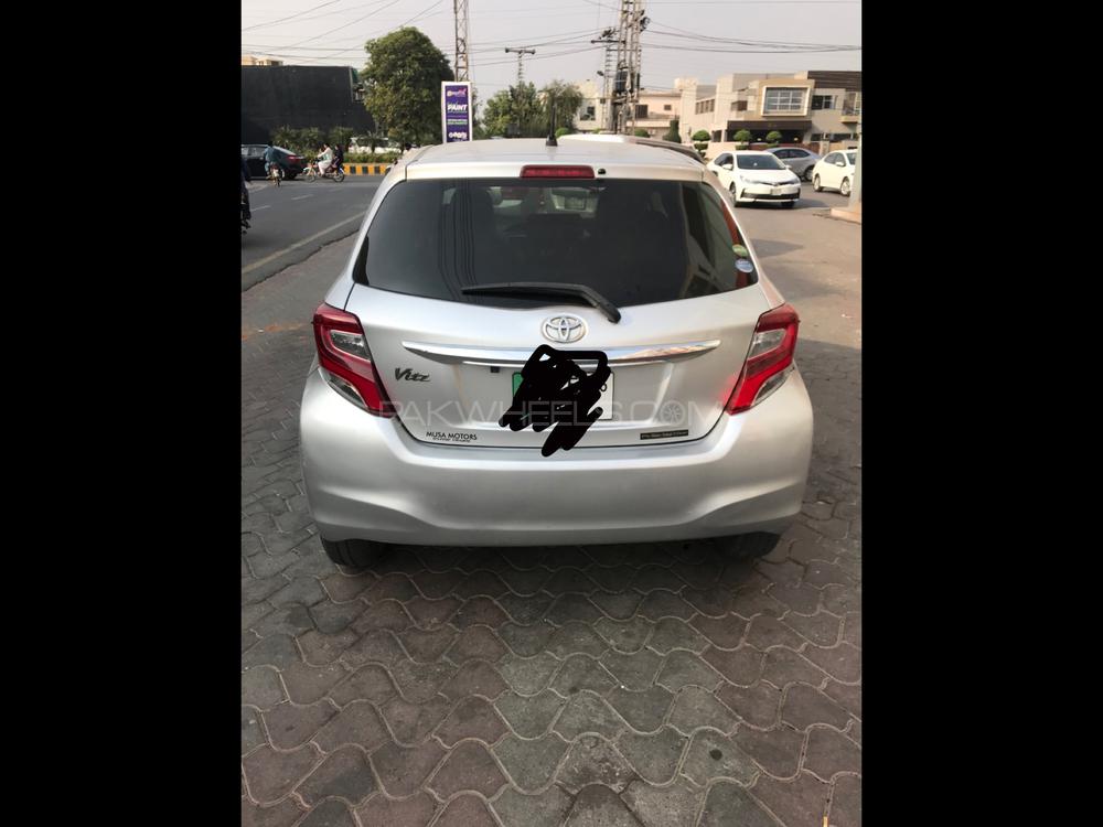 Toyota Vitz 2013 for Sale in Lahore Image-1