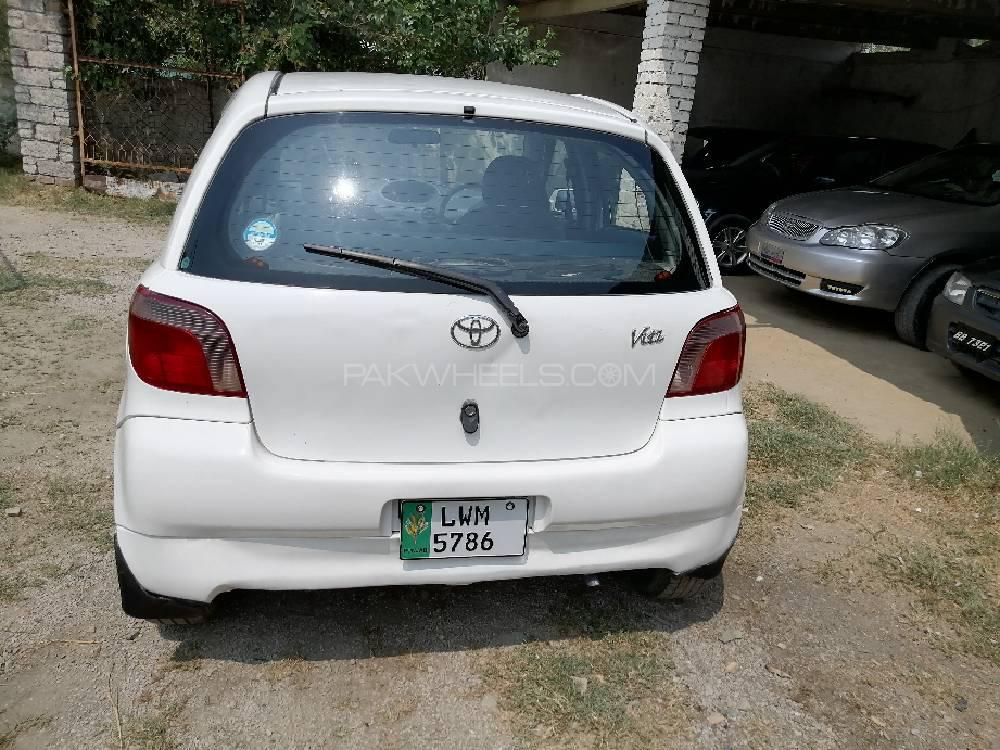 Toyota Vitz 2000 for Sale in Charsadda Image-1