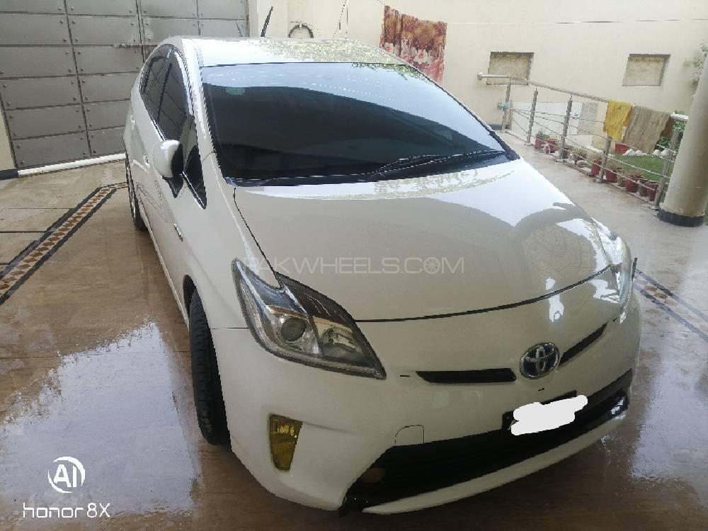 Toyota Prius 2013 for Sale in Peshawar Toyota Prius 2013 for Sale in Peshawar Image-2