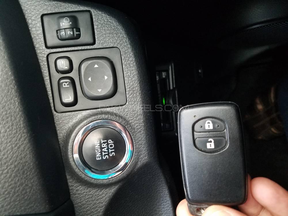 Toyota Vitz 2017 for Sale in Lahore Toyota Vitz 2017 for Sale in Lahore Image-12