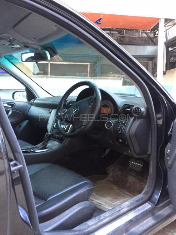 Mercedes Benz C Class 2003 for Sale in Nowshera cantt Mercedes Benz C Class 2003 for Sale in Nowshera cantt Image-13