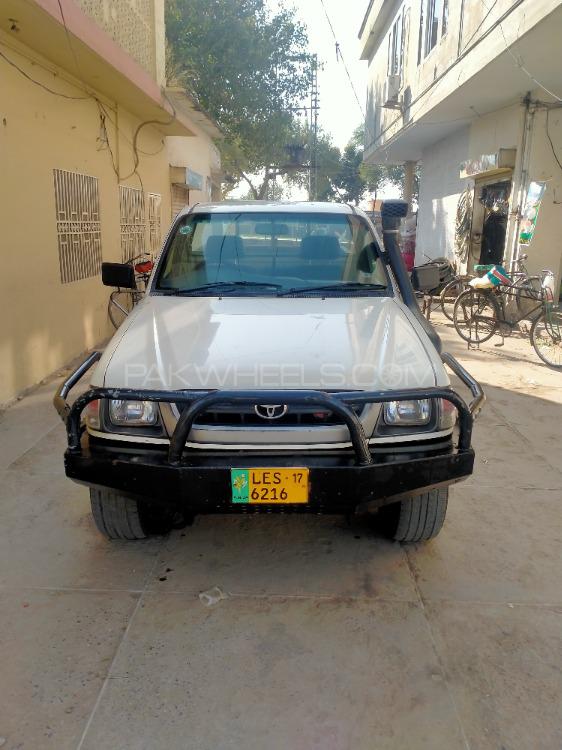 Toyota Hilux 2001 for Sale in Kharian Image-1