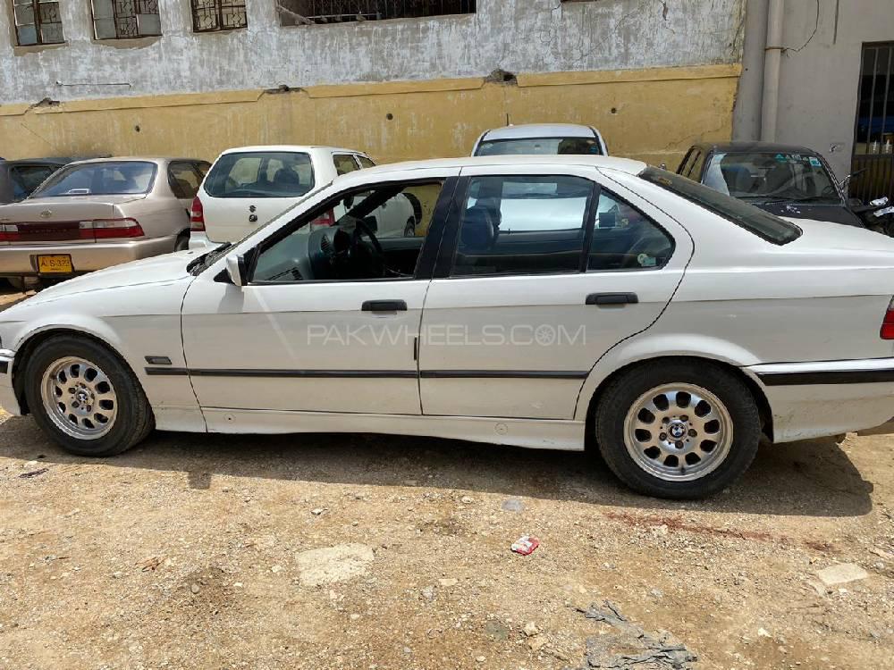 بی ایم ڈبلیو 3 سیریز 1998 for Sale in کراچی بی ایم ڈبلیو 3 سیریز 1998 for Sale in کراچی Image-5