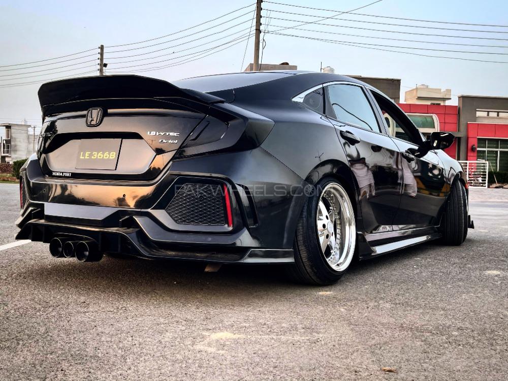 Honda Civic - 2017  Honda Civic - 2017  Image-2