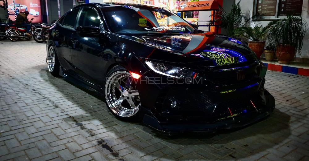 Honda Civic - 2017  Honda Civic - 2017  Image-3