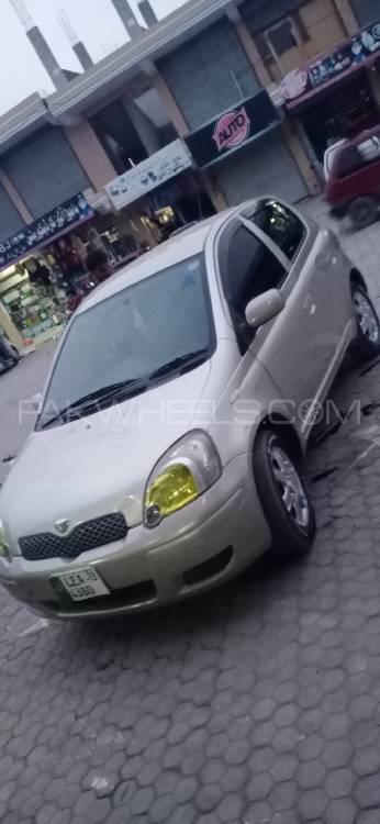 Toyota Vitz 2004 for Sale in Peshawar Image-1
