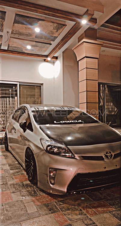 Toyota Prius - 2012  Image-1