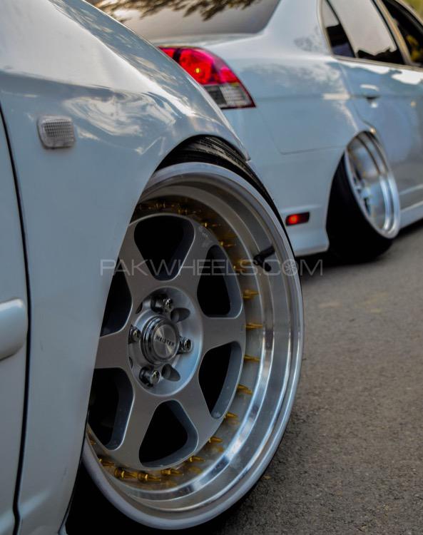 Honda Civic - 2005  Honda Civic - 2005  Image-2