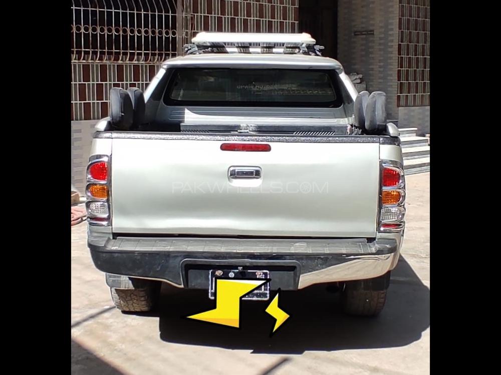 Toyota Hilux 2009 for Sale in Karachi Image-1