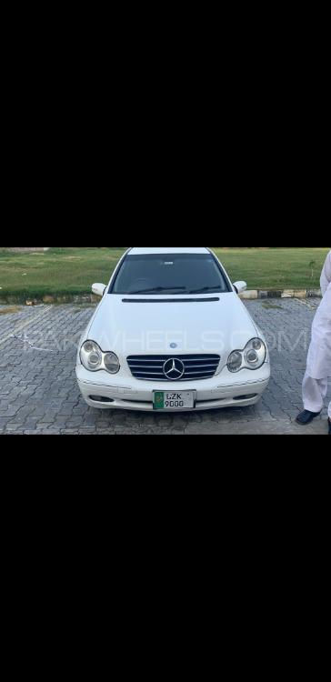 Mercedes Benz 200 D 2002 for Sale in Mardan Mercedes Benz 200 D 2002 for Sale in Mardan Image-3