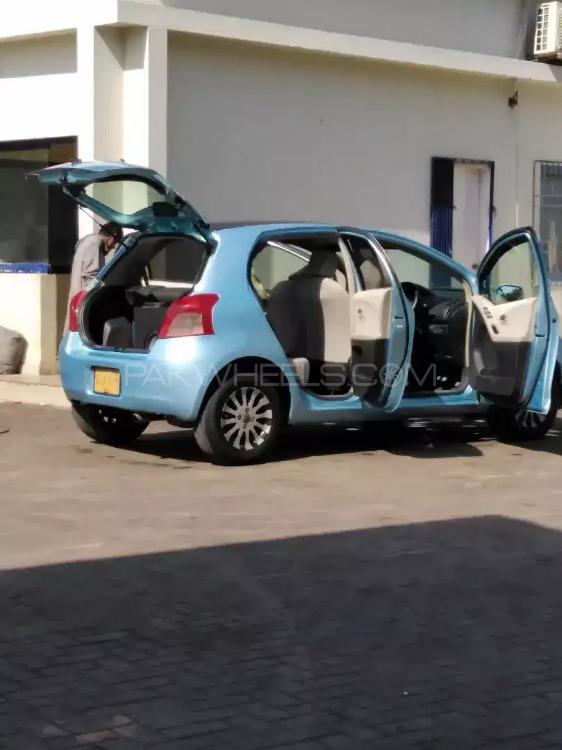 Toyota Vitz 2012 for Sale in Karachi Image-1