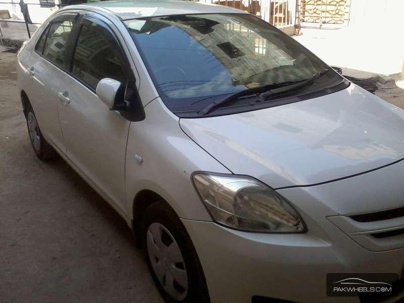 Toyota Belta 2011 for Sale in Karachi Image-1