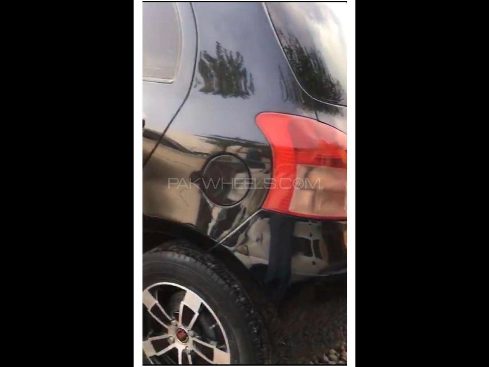 Toyota Vitz 2006 for Sale in Peshawar Toyota Vitz 2006 for Sale in Peshawar Image-3