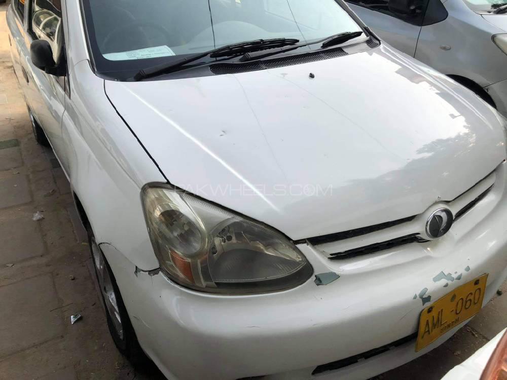 Toyota Platz 2003 for Sale in Karachi Image-1