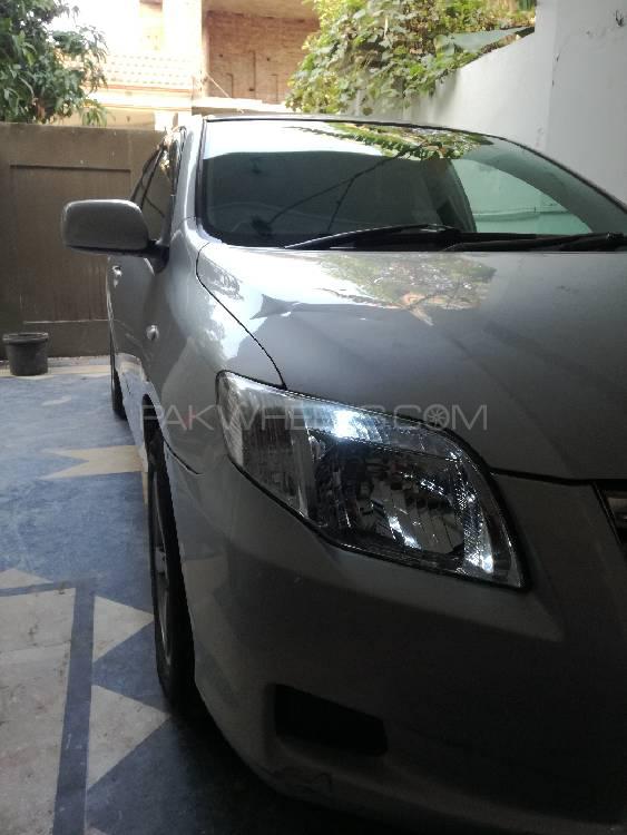 Toyota Corolla Axio 2013 for Sale in Lahore Image-1