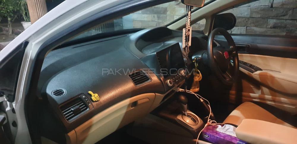 Honda Civic 2010 for Sale in Nowshera Image-1