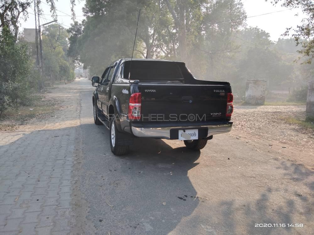 Toyota Hilux 2015 for Sale in Multan Toyota Hilux 2015 for Sale in Multan Image-8