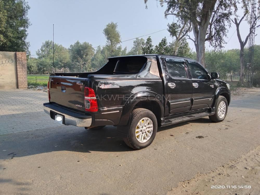 Toyota Hilux 2015 for Sale in Multan Toyota Hilux 2015 for Sale in Multan Image-2