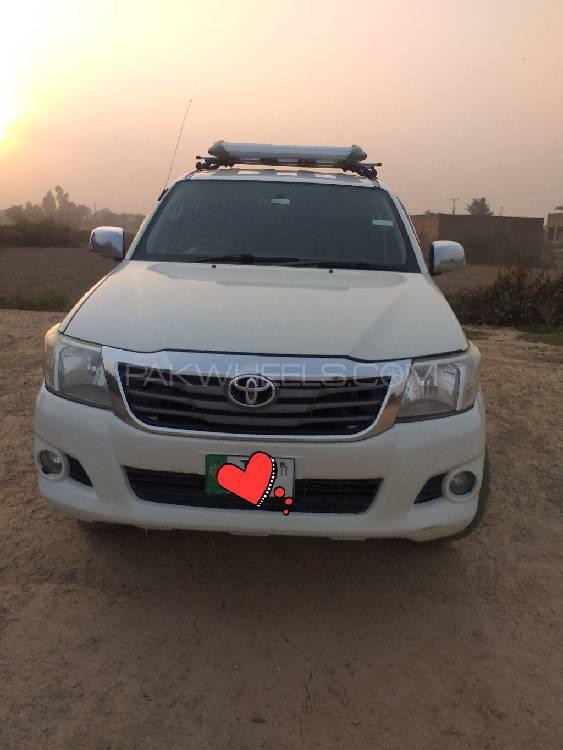 Toyota Hilux 2011 for Sale in Gujranwala Image-1