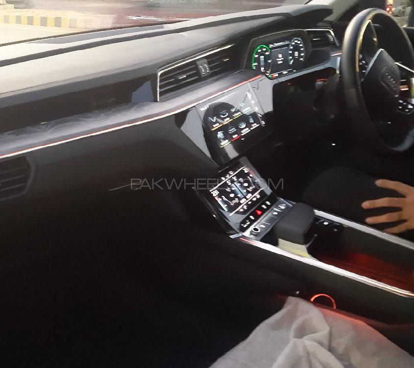 آوڈی ای-ٹران 2020 for Sale in کراچی آوڈی ای-ٹران 2020 for Sale in کراچی Image-5