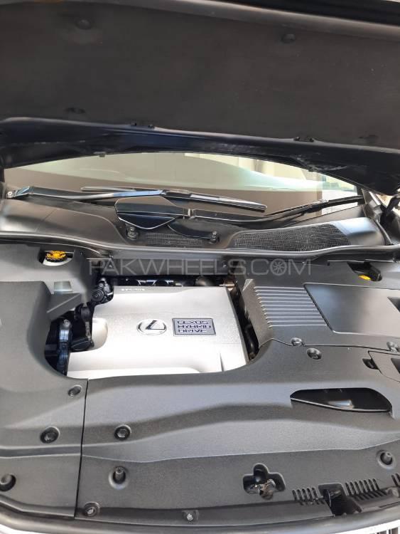لیکزس آر ایکس سیریز 2010 for Sale in لاہور لیکزس آر ایکس سیریز 2010 for Sale in لاہور Image-2