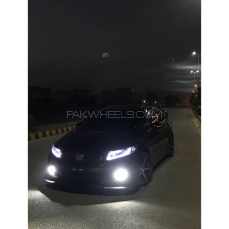 Honda Civic - 2015  Honda Civic - 2015  Image-2