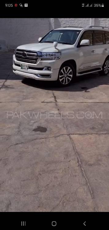 Toyota Land Cruiser 2017 for Sale in Peshawar Image-1
