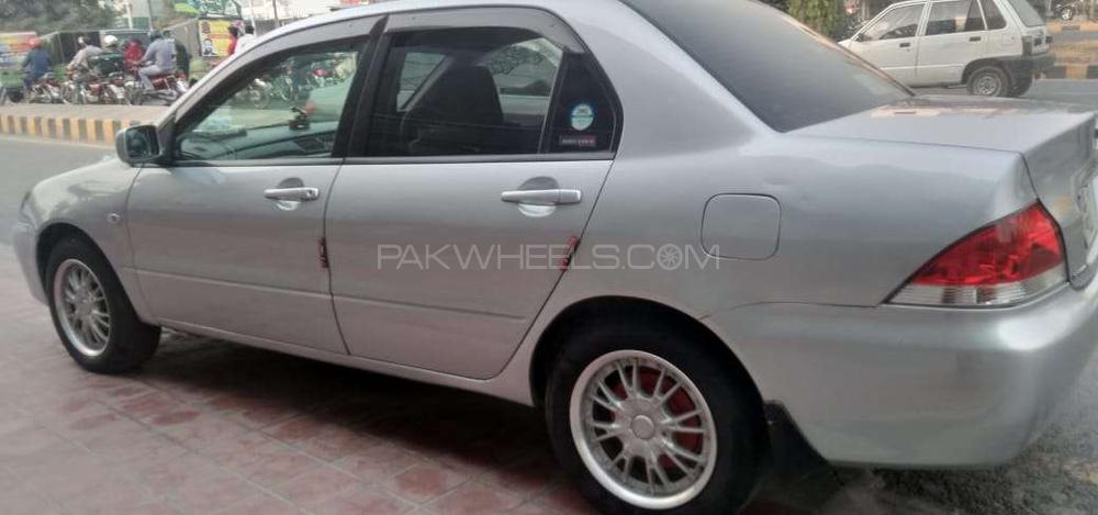 Mitsubishi Lancer 2006 for Sale in Lahore Mitsubishi Lancer 2006 for Sale in Lahore Image-16