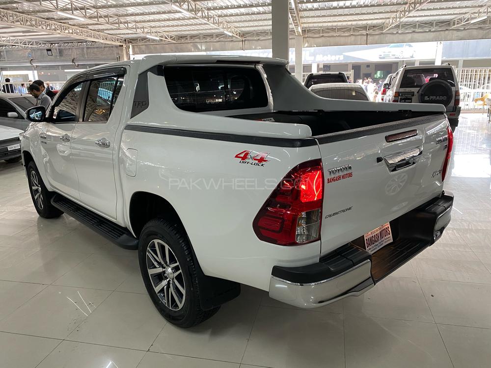 Toyota Hilux 2020 for Sale in Peshawar Toyota Hilux 2020 for Sale in Peshawar Image-2