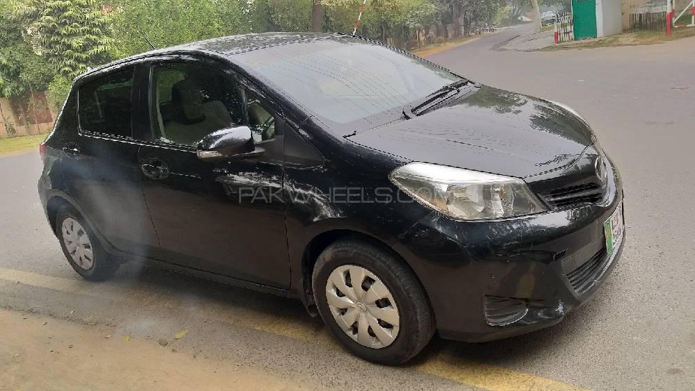 Toyota Vitz 2013 for Sale in Lahore Image-1