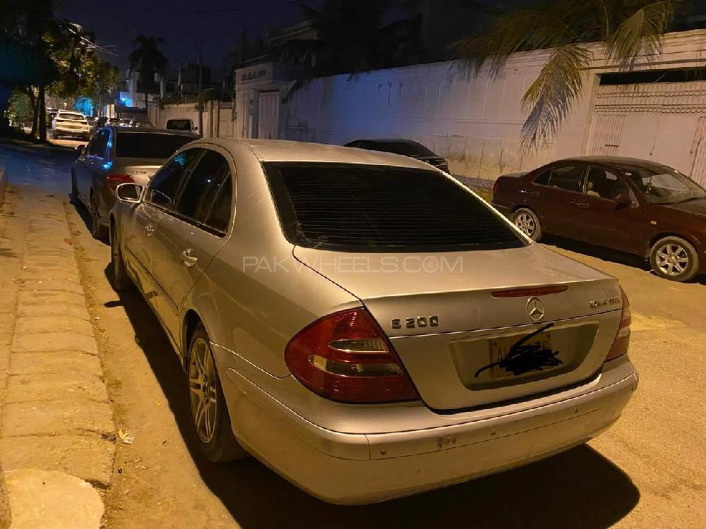Mercedes Benz E Class 2004 for Sale in Karachi Image-1