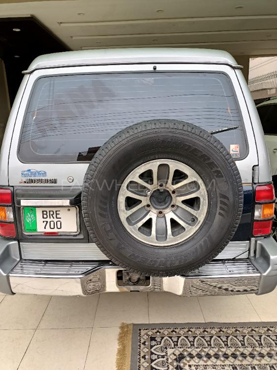 Mitsubishi Pajero 1993 for Sale in Lahore Mitsubishi Pajero 1993 for Sale in Lahore Image-10