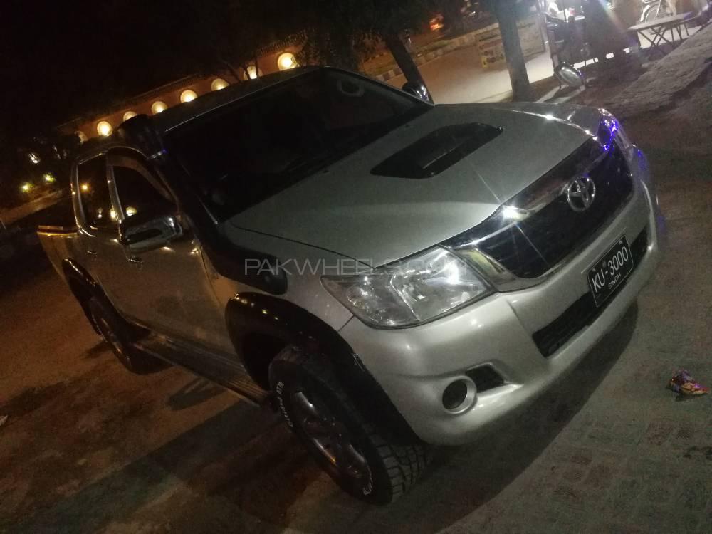 Toyota Hilux 2009 for Sale in Bahawalpur Toyota Hilux 2009 for Sale in Bahawalpur Image-4