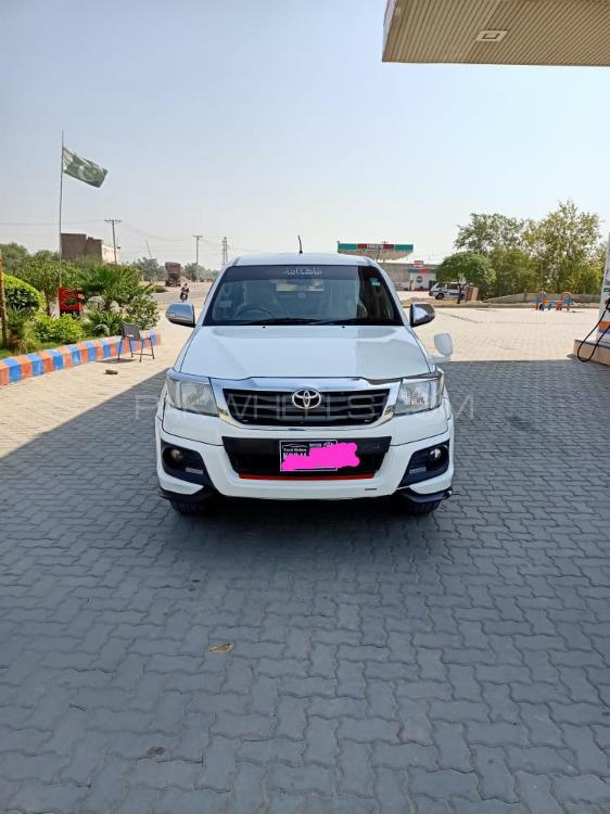 Toyota Hilux 2016 for Sale in Peshawar Image-1