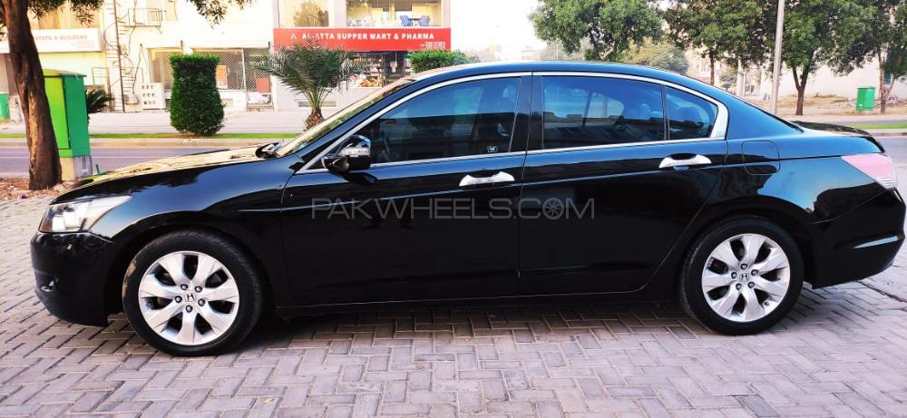 Honda Accord 2010 for Sale in Lahore Image-1