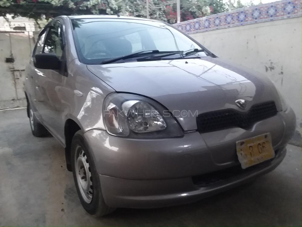 Toyota Vitz 2001 for Sale in Karachi Image-1