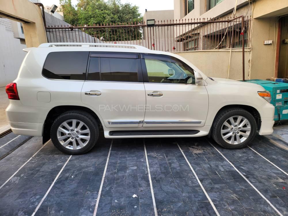 Toyota Land Cruiser 2013 for Sale in Karachi Toyota Land Cruiser 2013 for Sale in Karachi Image-6