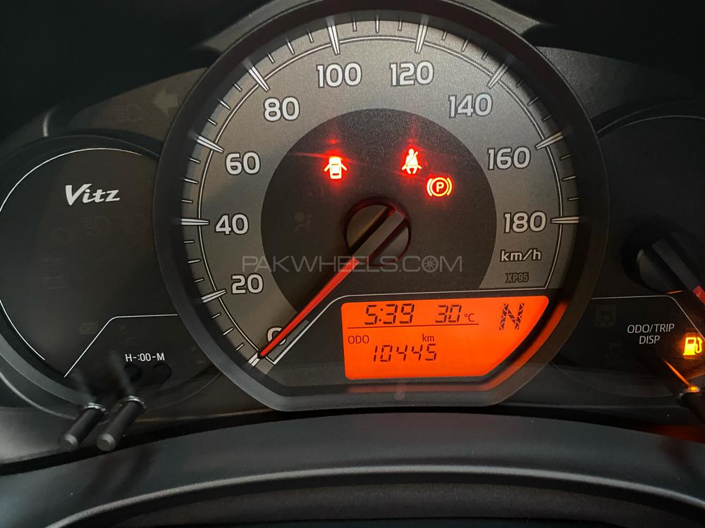 Toyota Vitz 2017 for Sale in Sahiwal Toyota Vitz 2017 for Sale in Sahiwal Image-12