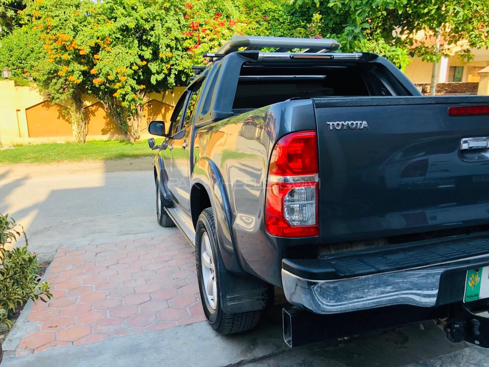 Toyota Hilux 2011 for Sale in Rawalpindi Toyota Hilux 2011 for Sale in Rawalpindi Image-3