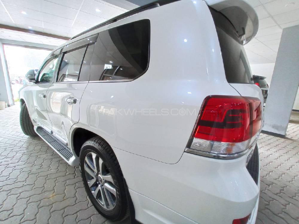 Toyota Land Cruiser 2017 for Sale in Karachi Toyota Land Cruiser 2017 for Sale in Karachi Image-9