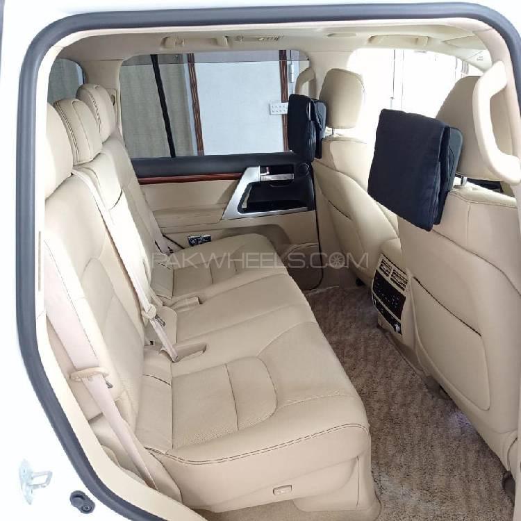 Toyota Land Cruiser 2017 for Sale in Karachi Toyota Land Cruiser 2017 for Sale in Karachi Image-20
