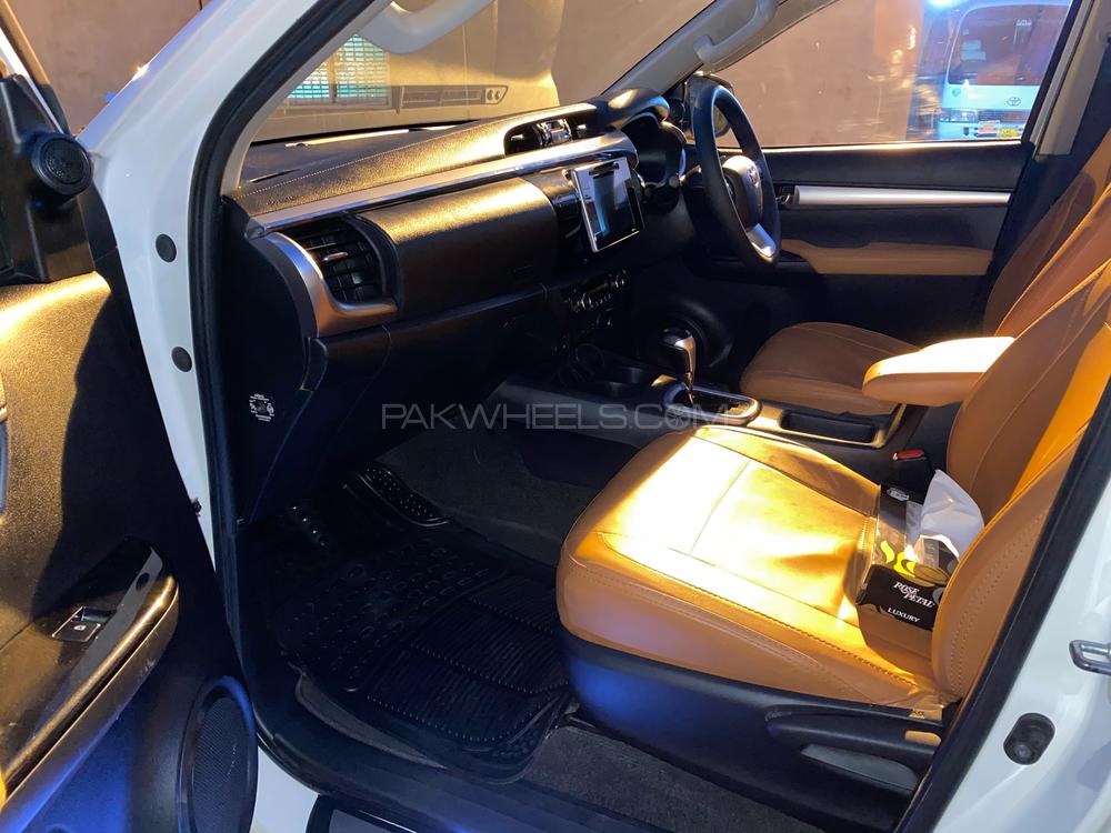 Toyota Hilux 2015 for Sale in Karachi Toyota Hilux 2015 for Sale in Karachi Image-8