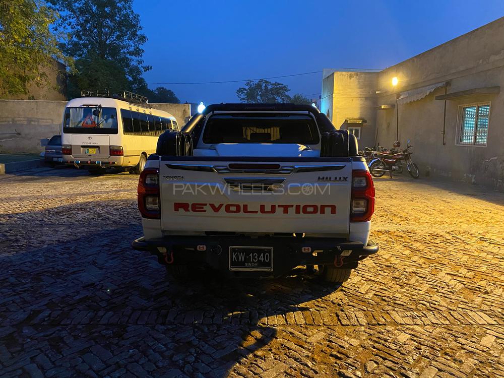 Toyota Hilux 2015 for Sale in Karachi Toyota Hilux 2015 for Sale in Karachi Image-5