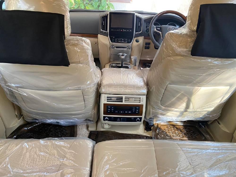 Toyota Land Cruiser 2015 for Sale in Karachi Toyota Land Cruiser 2015 for Sale in Karachi Image-9
