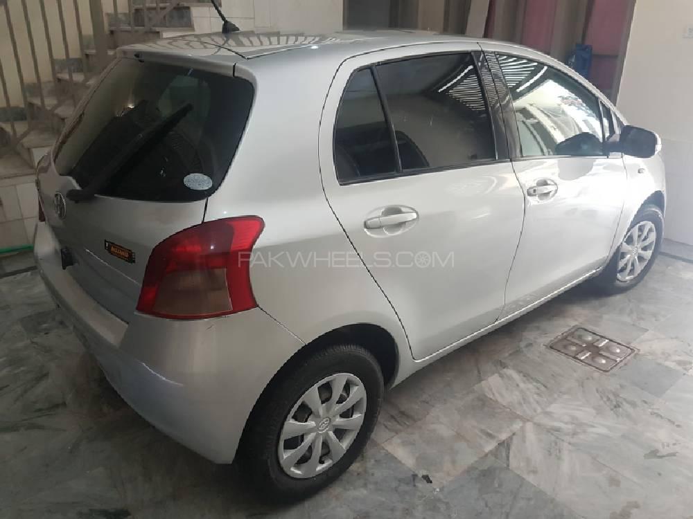 Toyota Vitz 2005 for Sale in Peshawar Image-1