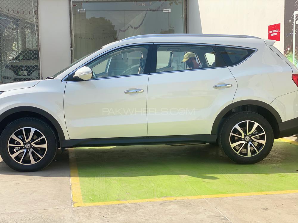 DFSK Glory 580 2020 for Sale in Lahore DFSK Glory 580 2020 for Sale in Lahore Image-6
